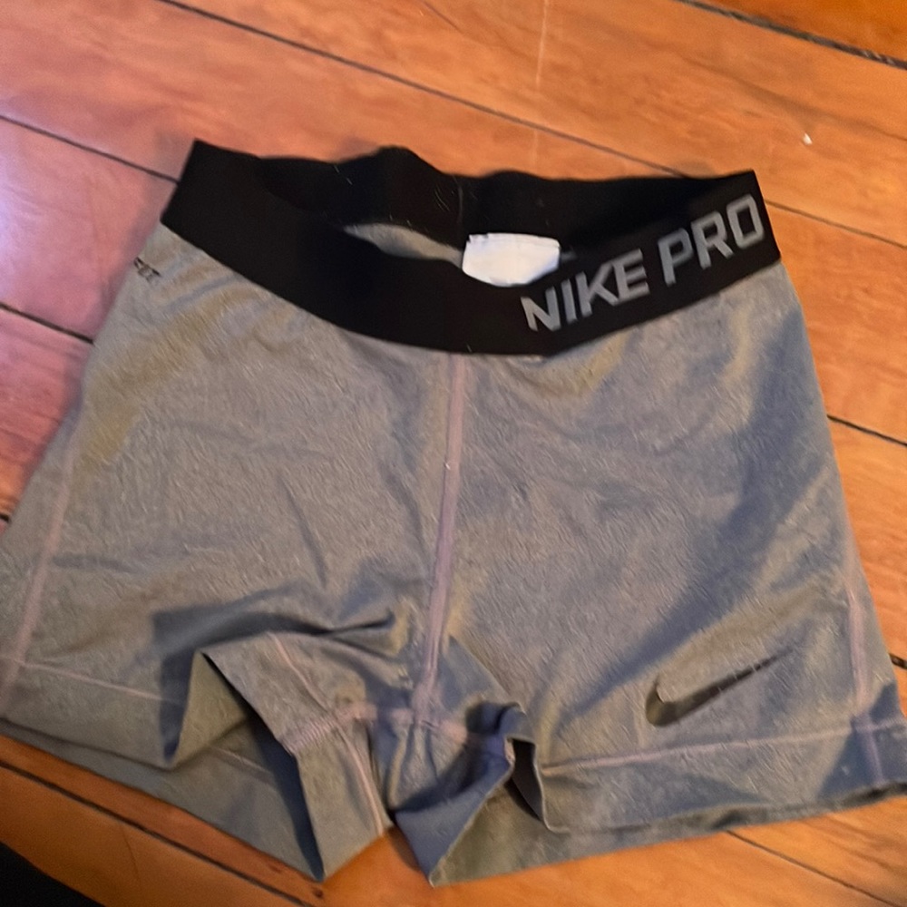 women’s nike pros